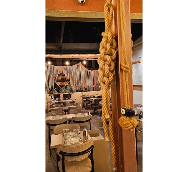 Patron Şapkalı Meyhane - 18. Fotoğraf