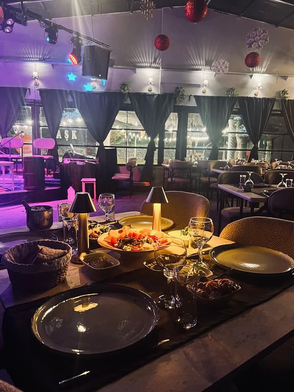 Mango Garden İs Sahne  - 11. Fotoğraf